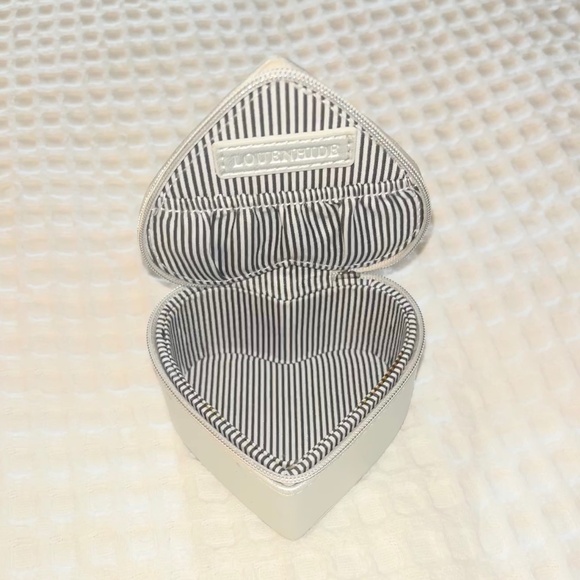 Louenhide Heart Travel Jewlery Case - Picture 5 of 6